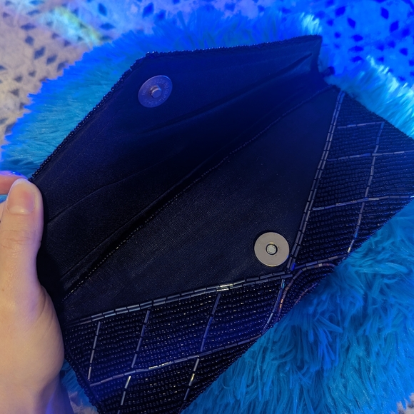 Hand beaded women's clutch with strap - Picture 2 of 3